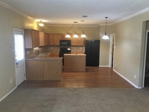 4503 Noble Ct in Baytown, TX - Foto de edificio - Building Photo