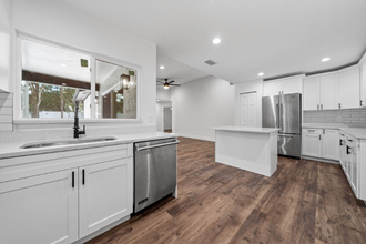 12335 Yellow Rose Cir in Riverview, FL - Building Photo - Building Photo
