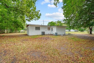 937 La Marche Dr in Jacksonville, FL - Building Photo - Building Photo