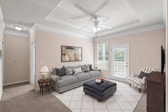 Creekside Apartment Homes in Overland Park, KS - Building Photo - Building Photo