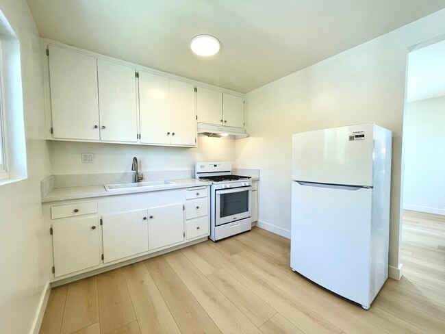 5350 Smiley Dr, Unit #3 in Los Angeles, CA - Building Photo - Building Photo