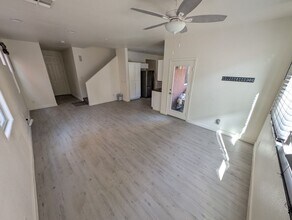 7593 Perla Del Mar Ave in Las Vegas, NV - Building Photo - Building Photo