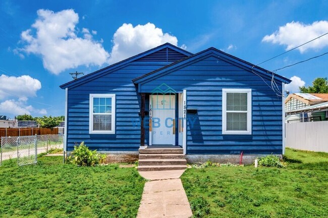property at 1819 Lea Crest Dr