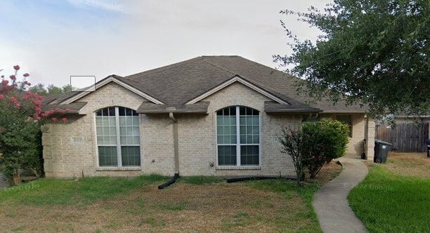 911 Crepe Myrtle St Photo
