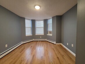 237 Chestnut St, Unit 237 Chestnut St. in Chelsea, MA - Foto de edificio - Building Photo