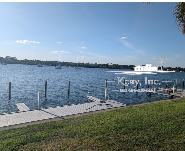 property at 101 Pompano Dr SE