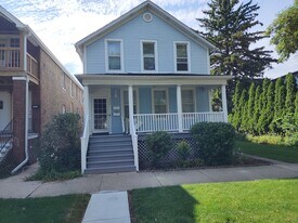 5050 N Long Ave, Unit 2- Second floor in Chicago, IL - Building Photo