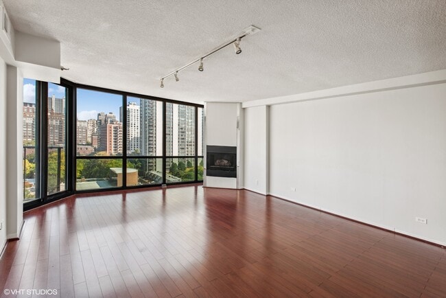 1309 N Wells St, Unit 1107 in Chicago, IL - Foto de edificio - Building Photo