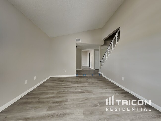 7913 Singing Ct Pl in Tampa, FL - Building Photo - Building Photo