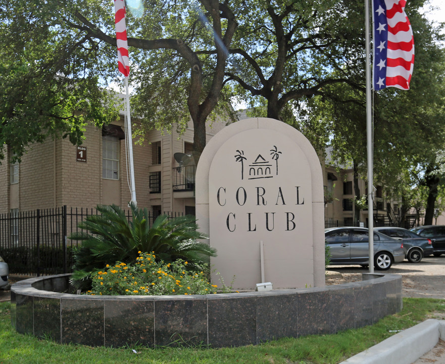 Coral Club in Houston, TX - Building Photo