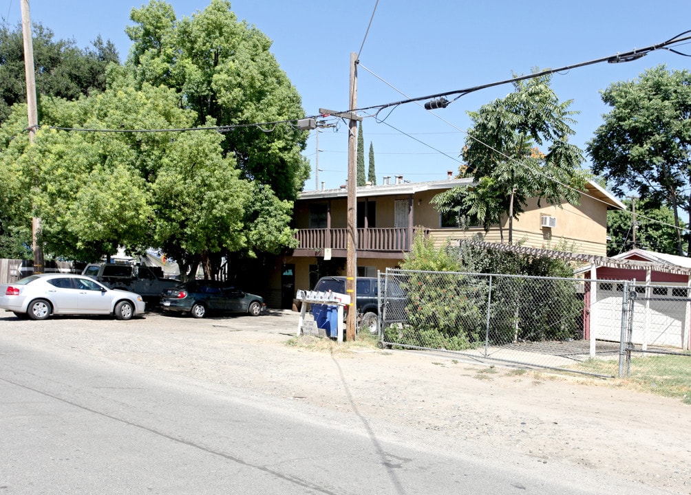 1307 Canal St in Modesto, CA - Building Photo