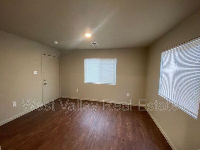 310 7th St in Taft, CA - Building Photo - Building Photo