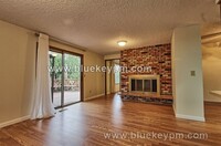 6485 SW Cherry Hill Ln in Beaverton, OR - Foto de edificio - Building Photo