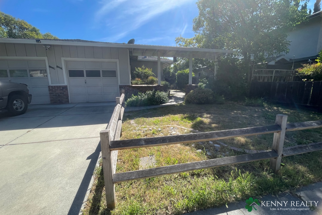 1224 Sanchez Way in Redwood City, CA - Building Photo