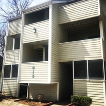 913 Michigan Apartments