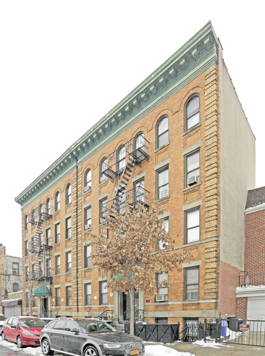 31-80-31-84 43rd St in Astoria, NY - Foto de edificio