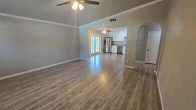 5610 Tallow Tree Dr in Austin, TX - Building Photo - Building Photo