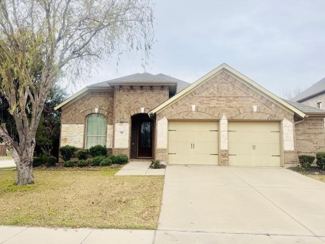 808 Partridge Dr in Aubrey, TX - Building Photo