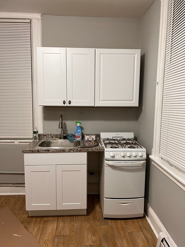 1317 44th St, Unit 2R