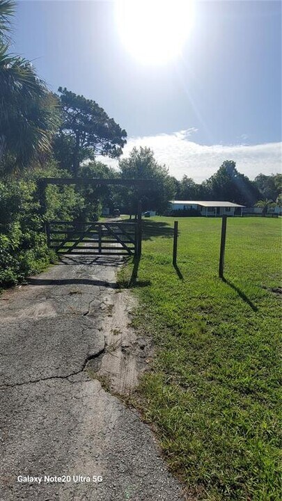 11324 Bruin Dr in New Port Richey, FL - Building Photo