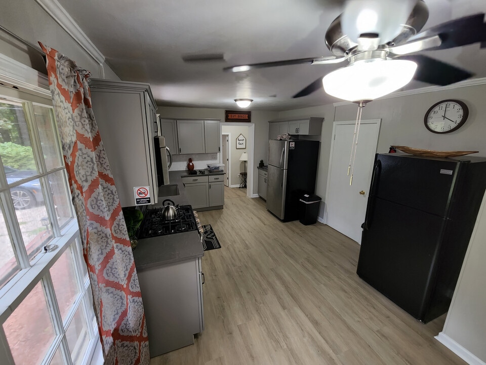 Room in House on Butner Rd in Atlanta, GA - Building Photo