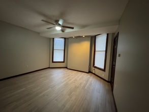 2454 River Rd in Cincinnati, OH - Foto de edificio - Building Photo