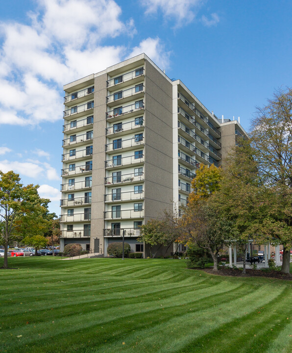 St. George Tower in Clinton Township, MI - Building Photo