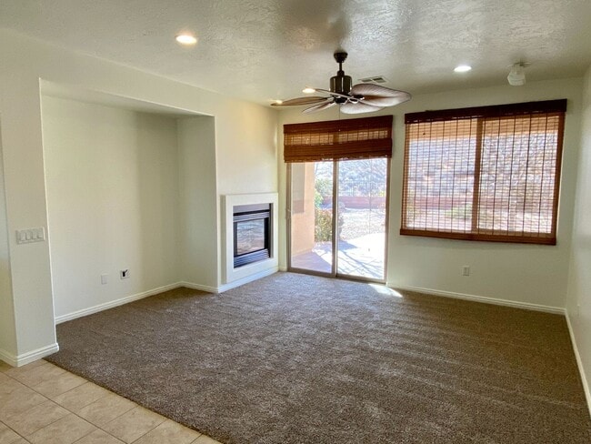 1233 N Spring Valley Dr in Washington, UT - Building Photo - Building Photo