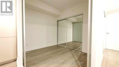 19 Western Battery Rd in Toronto, ON - Building Photo - Building Photo