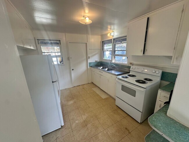84-725 Hanalei St-Unit -B in Waianae, HI - Building Photo - Building Photo