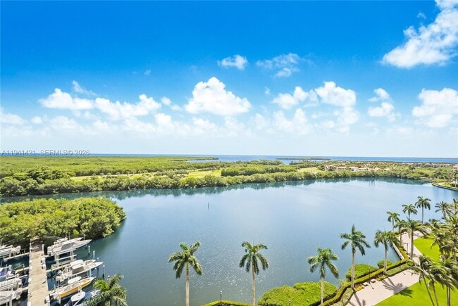 13611 Deering Bay Dr in Coral Gables, FL - Building Photo - Building Photo