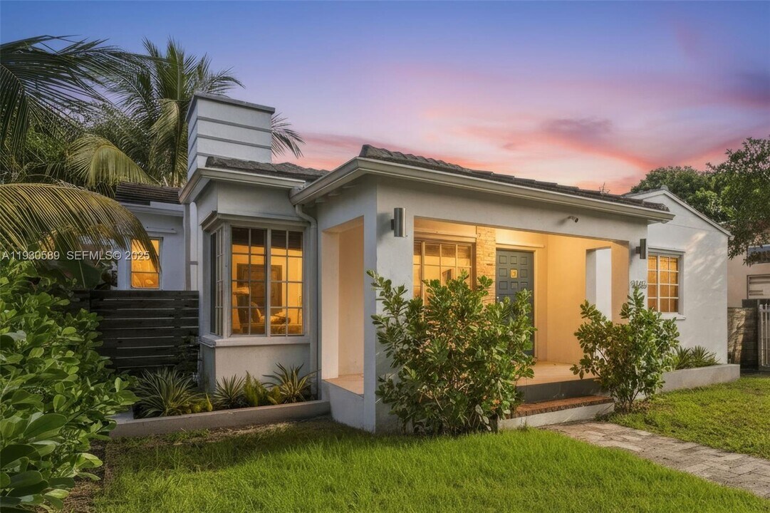 555 NE 73rd St in Miami, FL - Building Photo