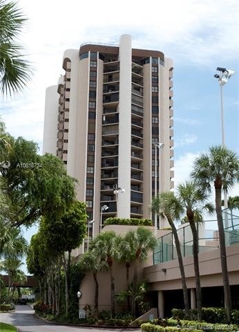 1800 NE 114th St-Unit -502 in Miami, FL - Building Photo - Building Photo