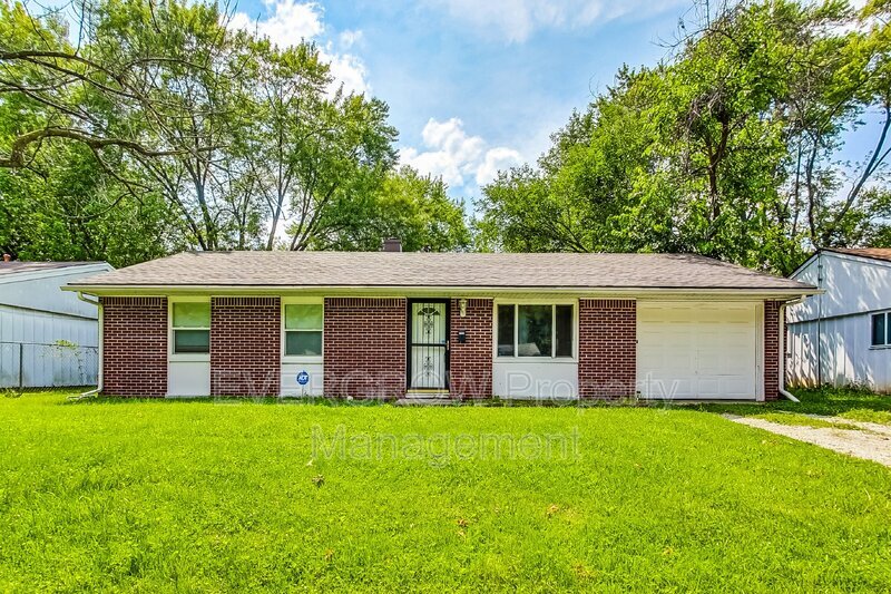 3962 Strathmore Dr in Indianapolis, IN - Building Photo