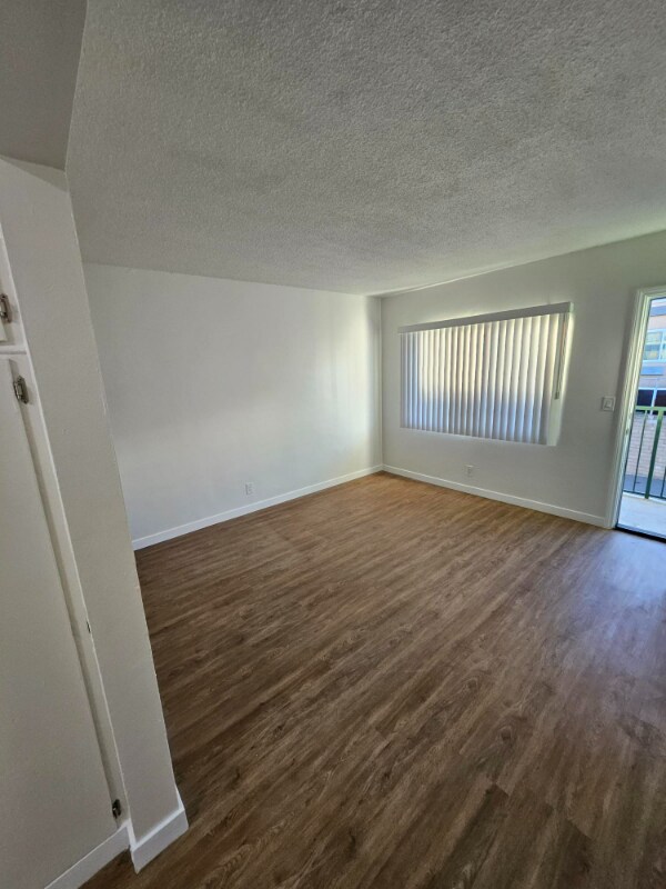 property at 14926 Hawthorne Blvd