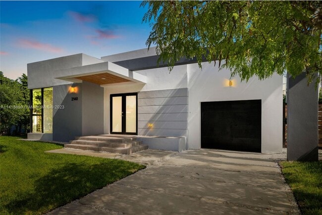 2140 SW 20th St in Miami, FL - Foto de edificio - Building Photo