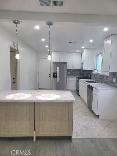 6424 Franrivers Ave in Los Angeles, CA - Building Photo - Building Photo