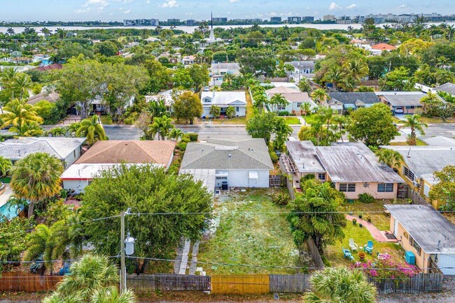 917 N Ocean Breeze in Lake Worth, FL - Building Photo - Building Photo