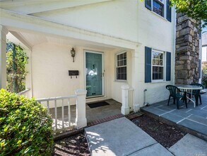 109 Chase Rd in Manhasset, NY - Building Photo - Building Photo