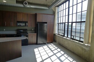 35 Burroughs St in Detroit, MI - Building Photo - Building Photo