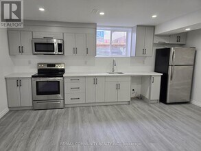 19 Stonecrest Blvd in Quinte West, ON - Building Photo - Building Photo