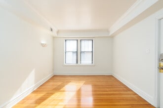 DeMun in Clayton, MO - Building Photo - Interior Photo