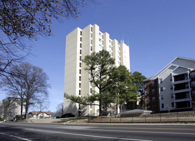 The Monarch on Highland in Memphis, TN - Foto de edificio - Building Photo