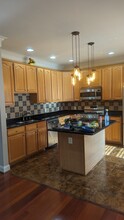13231 Maple Creek Ln in Centreville, VA - Building Photo - Building Photo