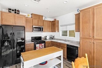35314 Brown Galloway Ln in Fallbrook, CA - Building Photo - Building Photo