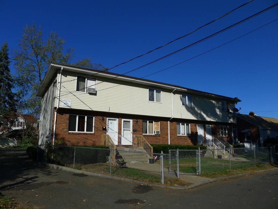 12 Ames St in Springfield, MA - Foto de edificio