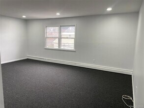 287 Mary Lou Ave, Unit 2 in Yonkers, NY - Building Photo - Building Photo