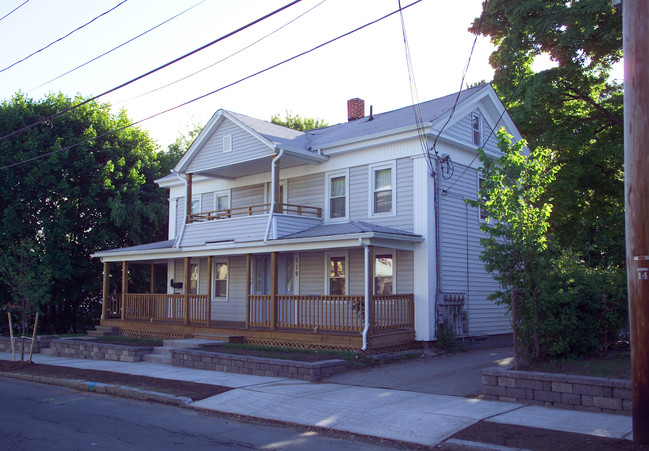 117-119 Grape St in Chicopee, MA - Foto de edificio - Building Photo