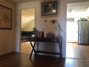 12 Washington St in Bristol, RI - Building Photo - Building Photo