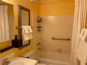 1538 Berkeley St, Unit 6 in Santa Monica, CA - Building Photo - Building Photo